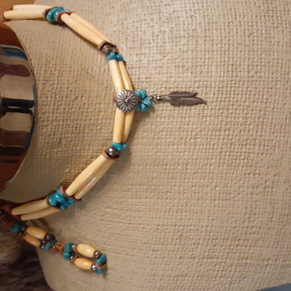Southwest style turquoise and bone choker necklace and earring set - Picture 1 of 5